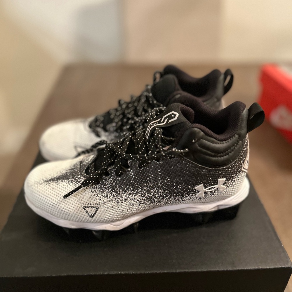Under Armour Kids Black and White Football Cleats 🏈